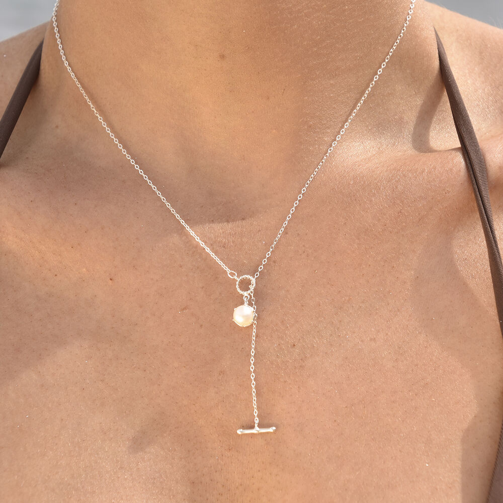 Culturesse Bjorn Pearl Toggle Pendant Necklace (Silver)