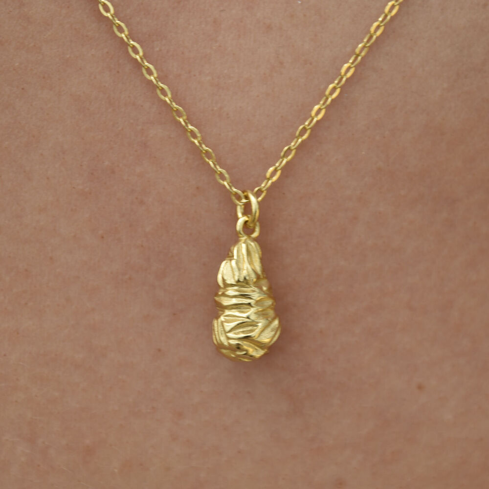 Culturesse Louna Artisan Textured Drop Pendant Necklace (Gold)