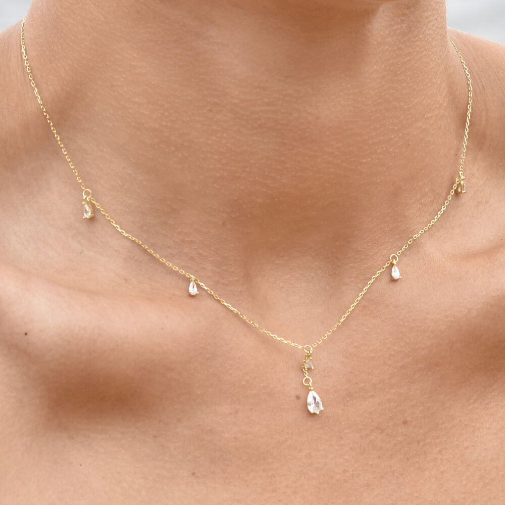 Culturesse Brita Dainty Teardrop Diamante Necklace (Gold)