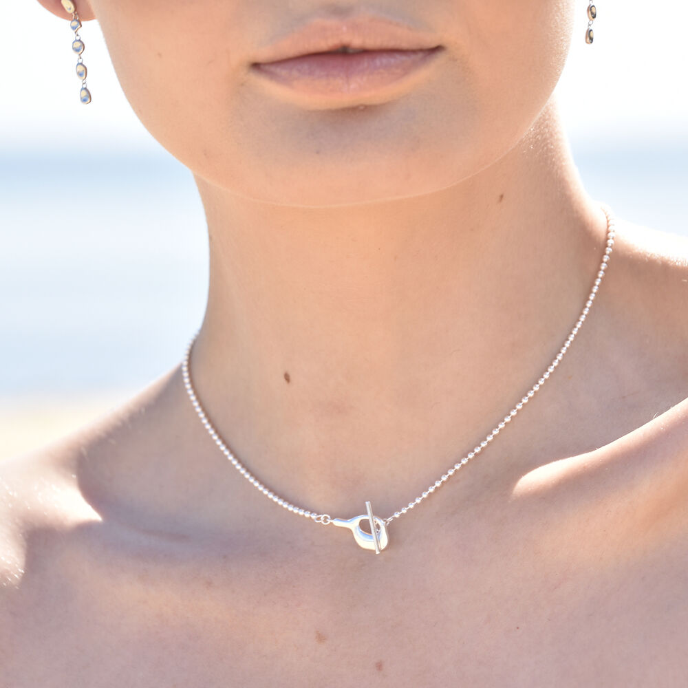 Culturesse Tobi Sculptural Vase Toggle Necklace / Choker