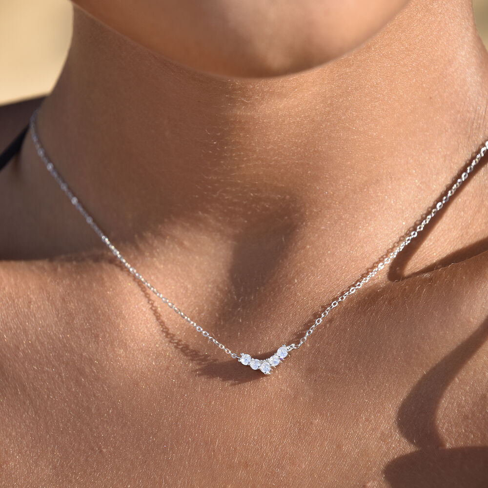 Culturesse Csilla Diamante V-Pendant Necklace (Silver)