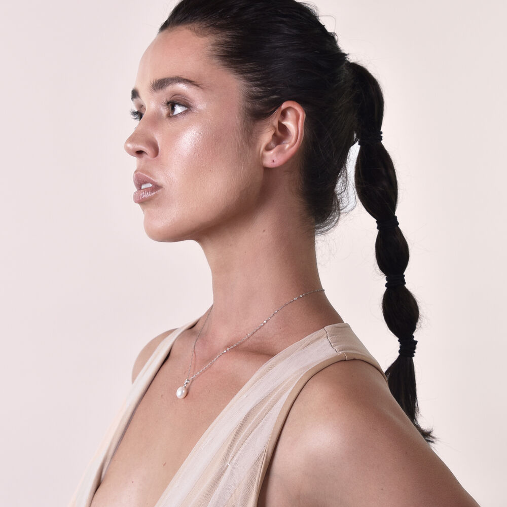 Culturesse Adalia Freshwater Pearl Pendant Necklace