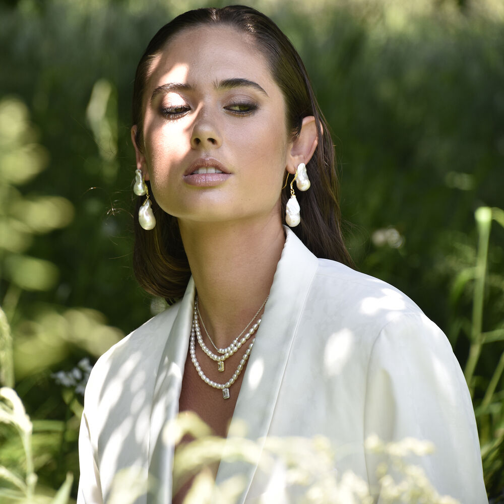 Culturesse Alaire Austrian Zircon Freshwater Pearl Necklace (Silver)