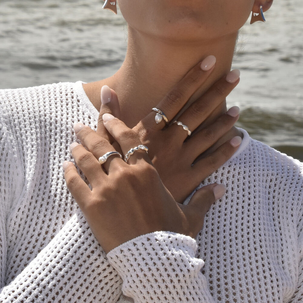 Culturesse Love Is All Around Artisan Open Ring (Silver)