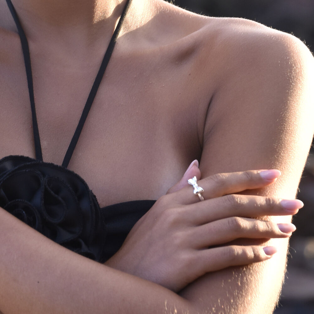 Culturesse Elvie Artisan Bow Open Ring (Silver)