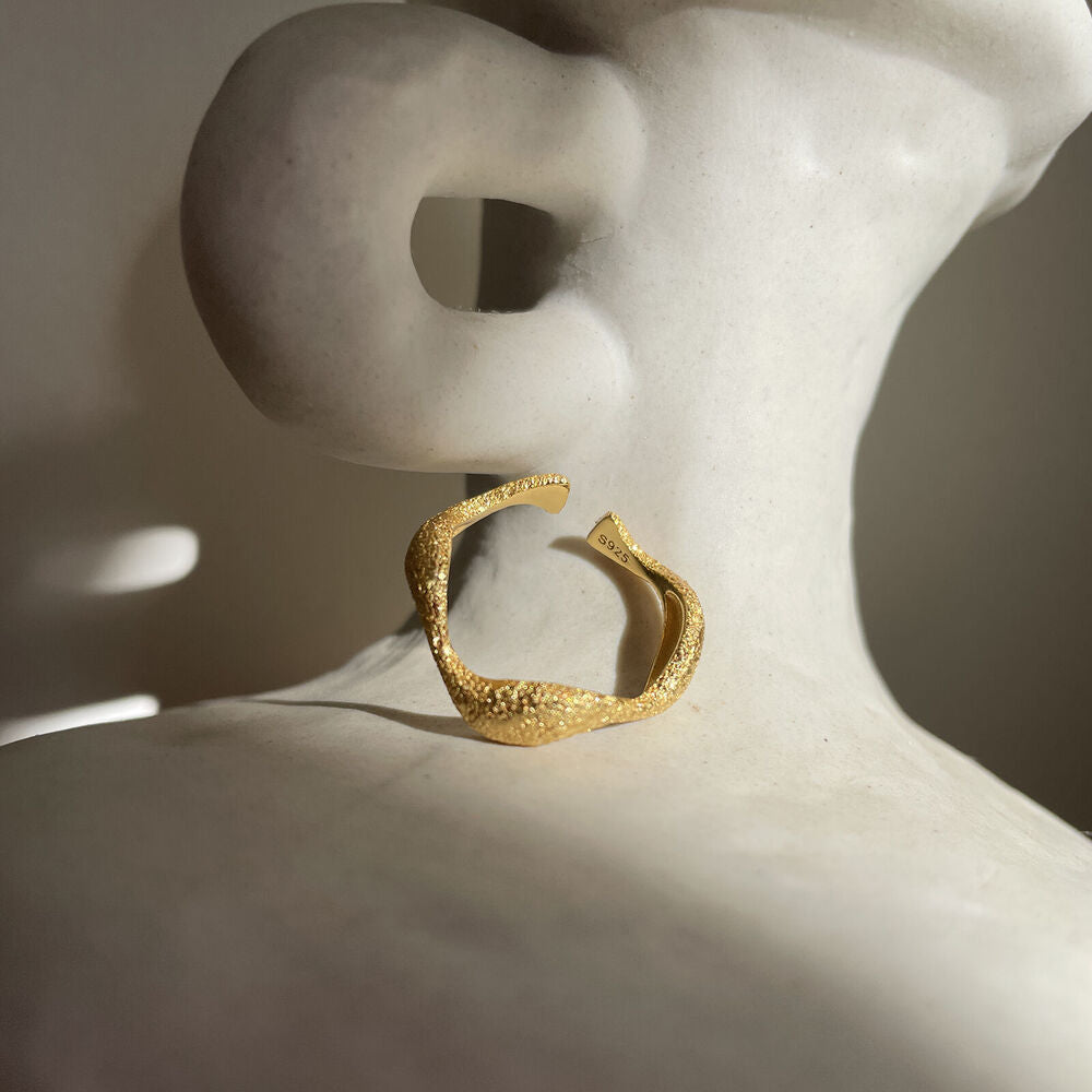 Culturesse Isaline Textured Wavy Open Ring (Gold)