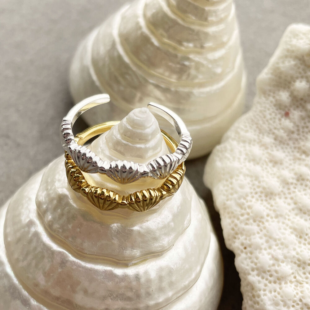 Culturesse Tresor Artisan Scallop Open Ring (Gold Vermeil)
