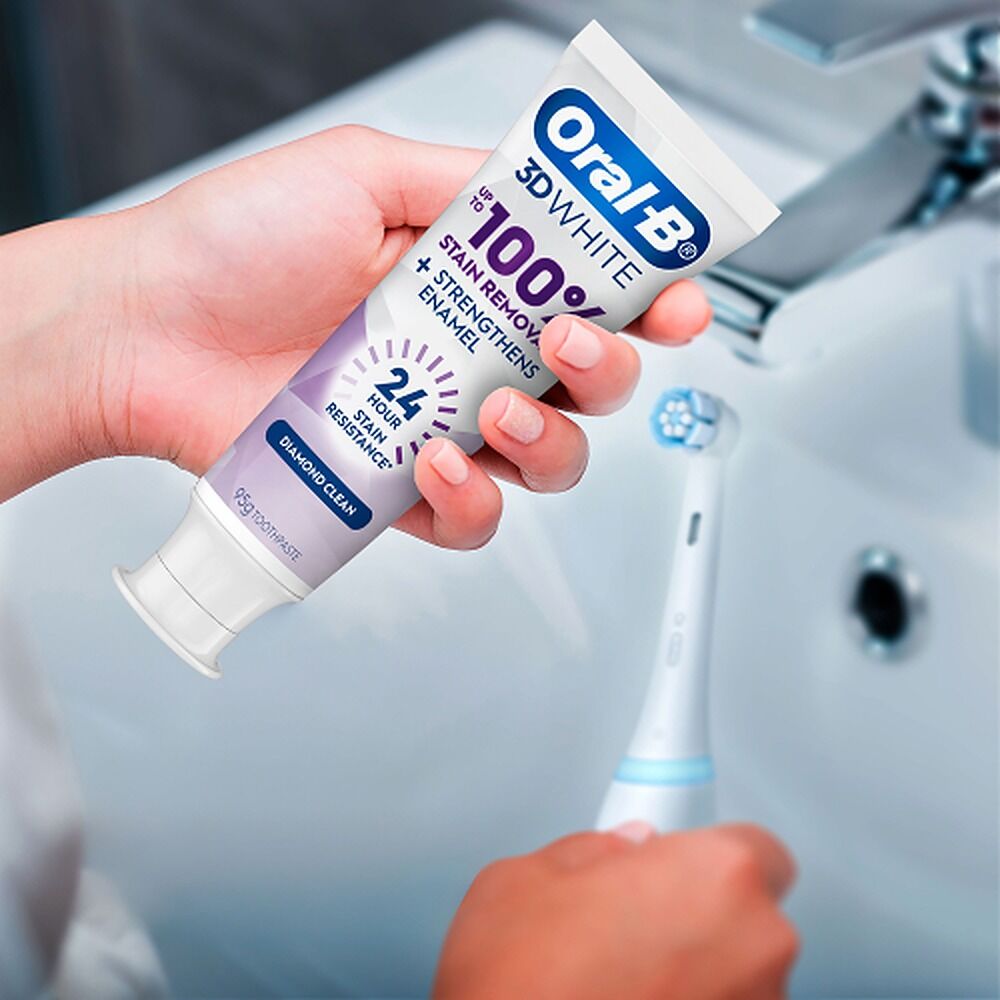 Oral-B 3D White Lasting White Enamel Strong Toothpaste 95g