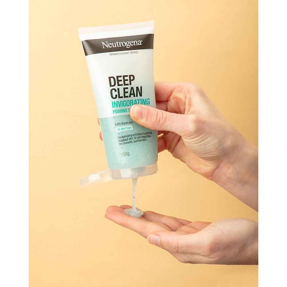 Neutrogena Deep Clean Invigorating Scrub 150g