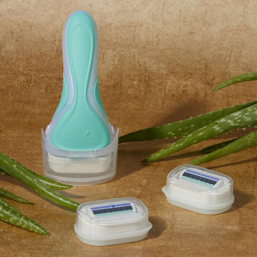 Schick Intuition Sensitive Care Razor Kit +3