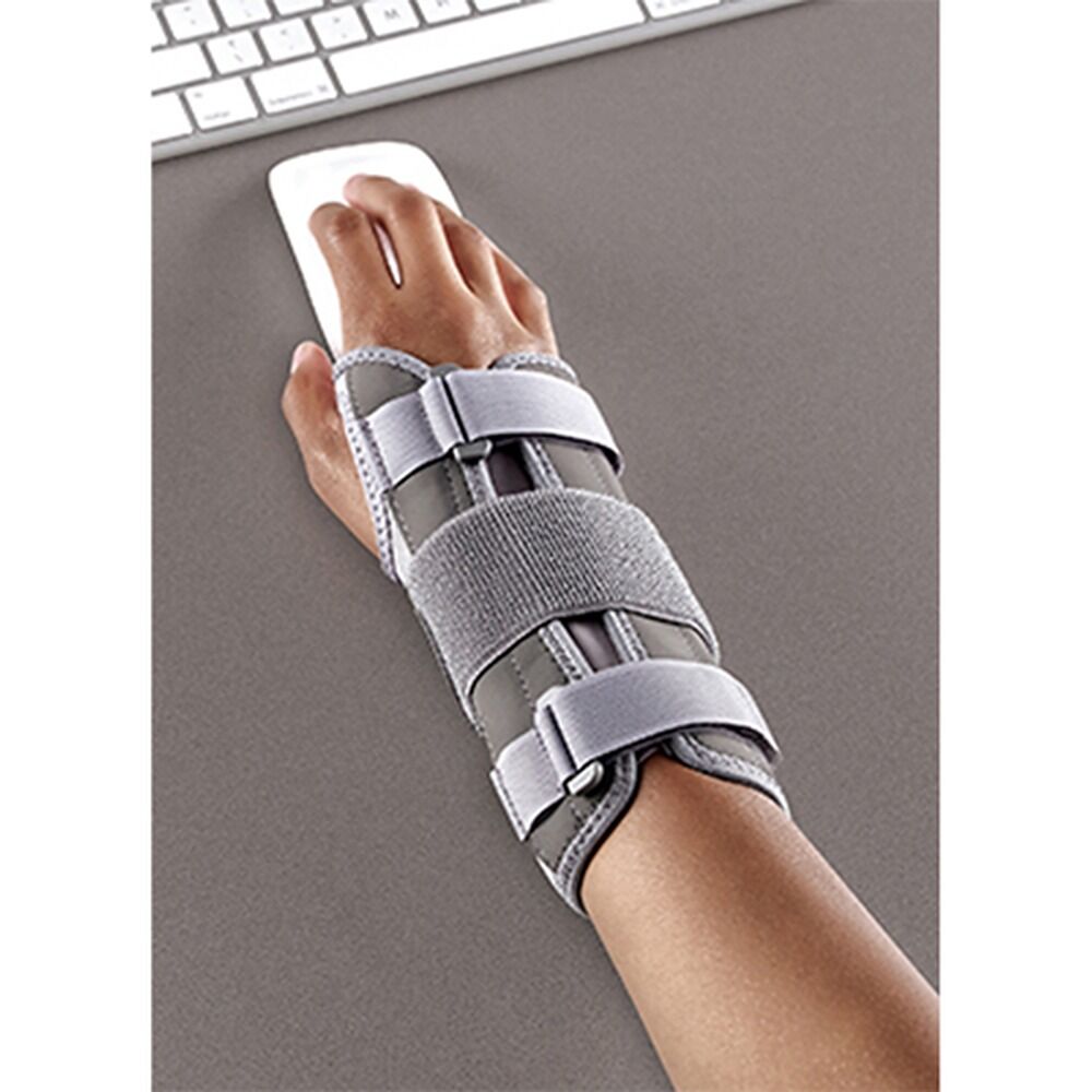 Futuro Deluxe Wrist Stabiliser Right Small/Medium