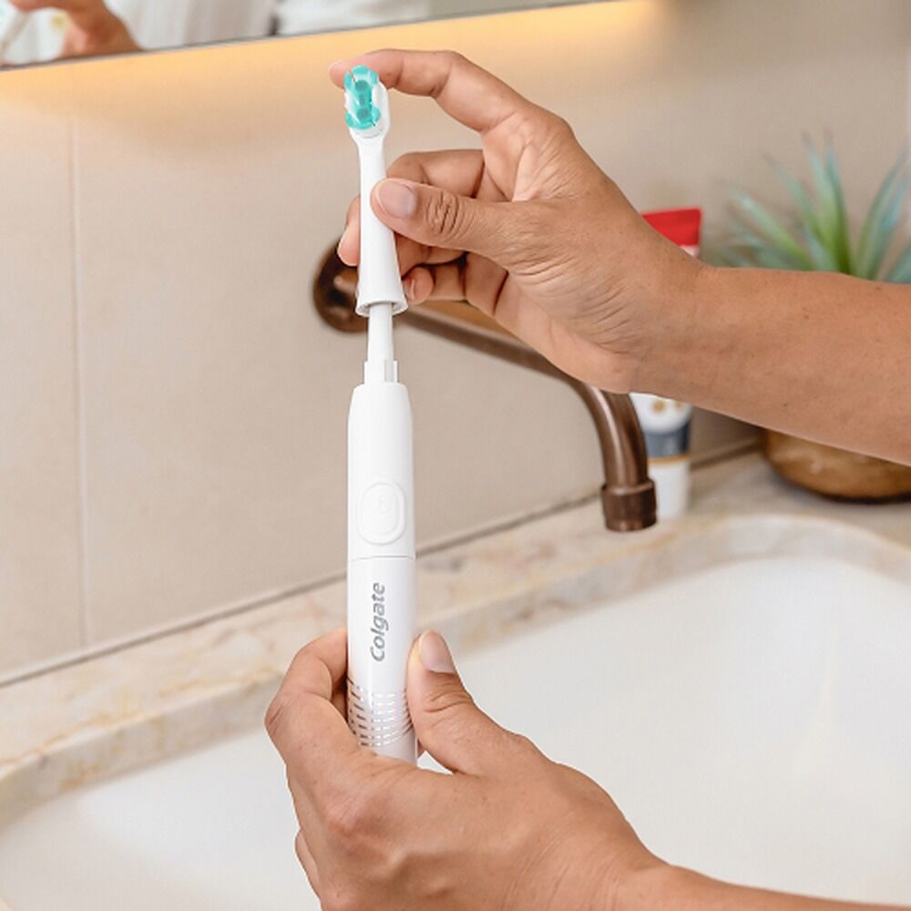 Colgate Total Battery Toothbrush Refill Heads 2 Pack