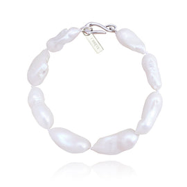 Culturesse Eyre Baroque Pearl Bracelet