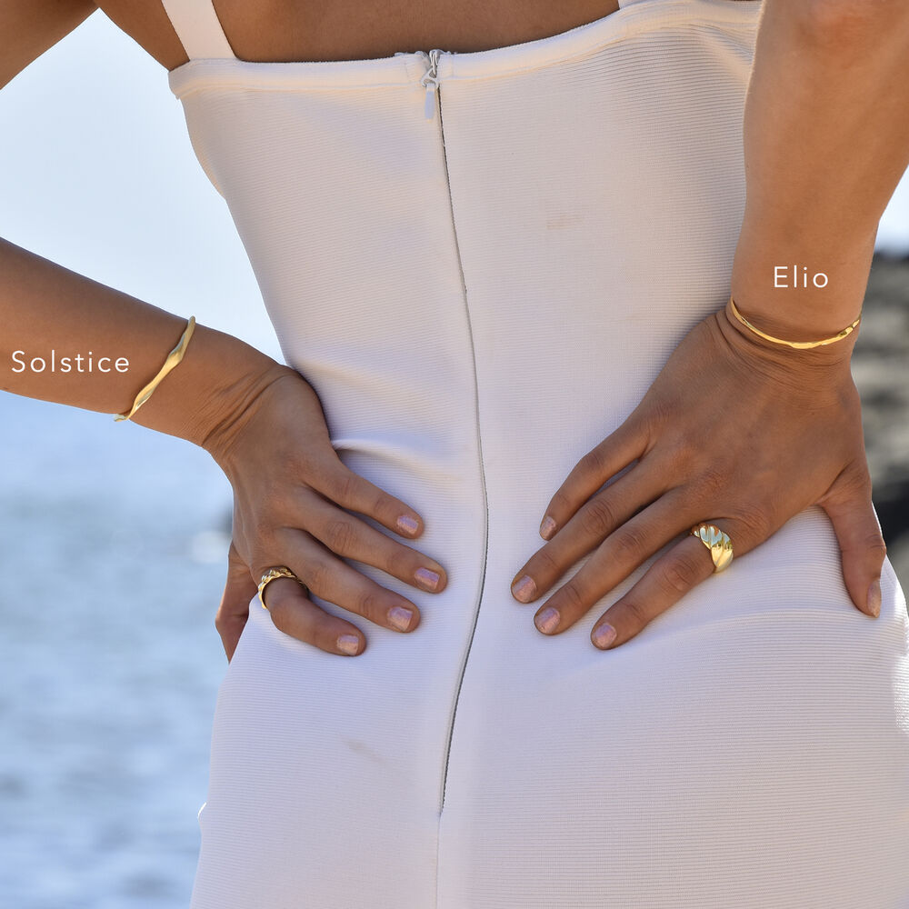 Culturesse Solstice Artisan Solid Wavy Bangle (Gold Vermeil)