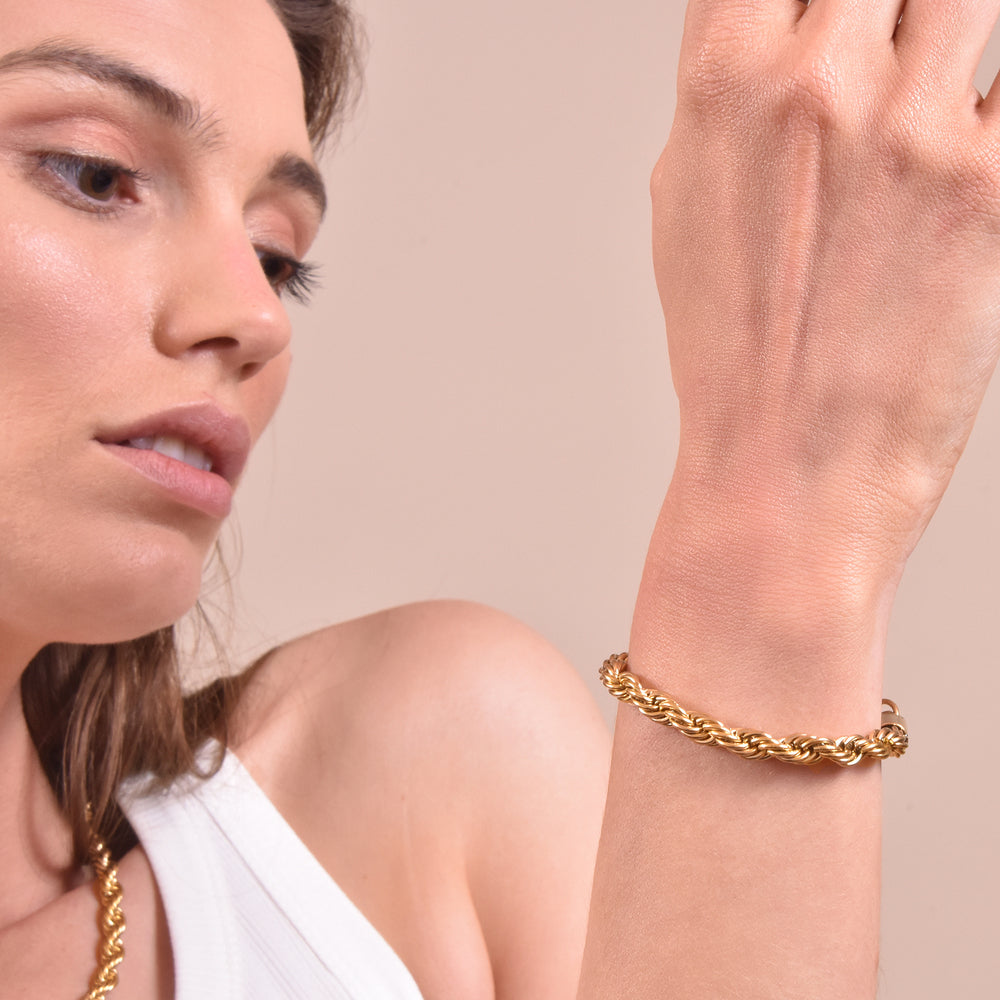 Culturesse Belina Twisted Gold Bracelet