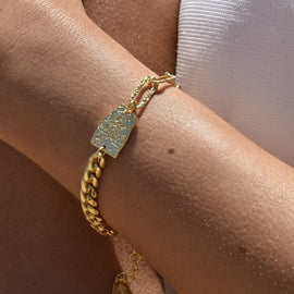 Culturesse Esther Sculpture Plate Link Chain Bracelet (Gold Vermeil)