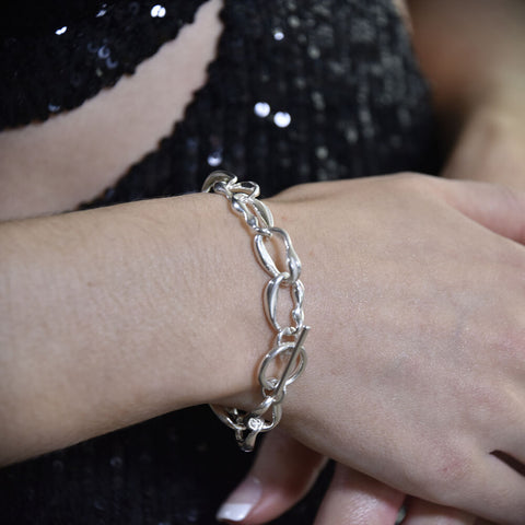 Culturesse Vairea Artsian Sculptured Link Chain Bracelet