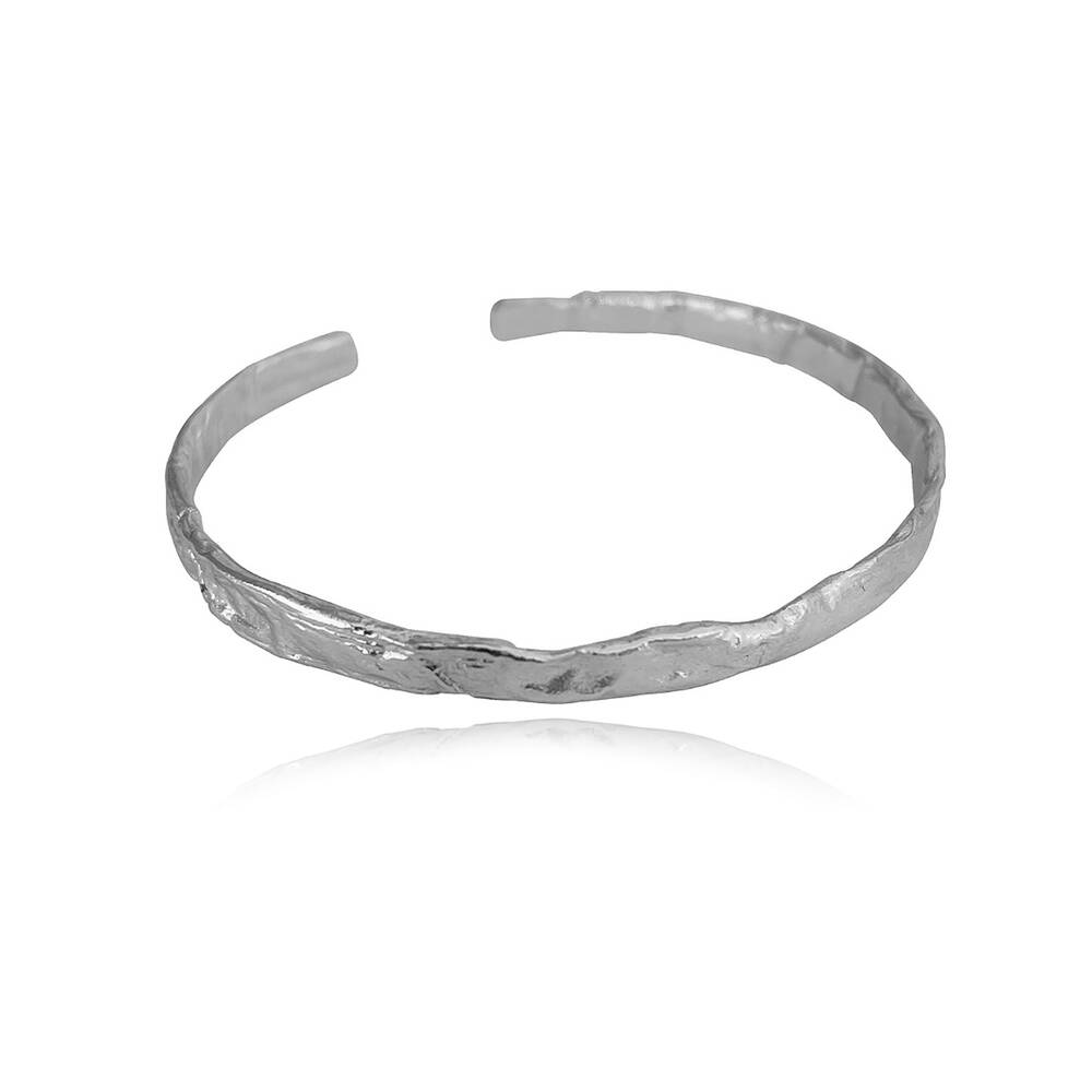 Culturesse Fossette Artisan Textured Bangle (Silver)