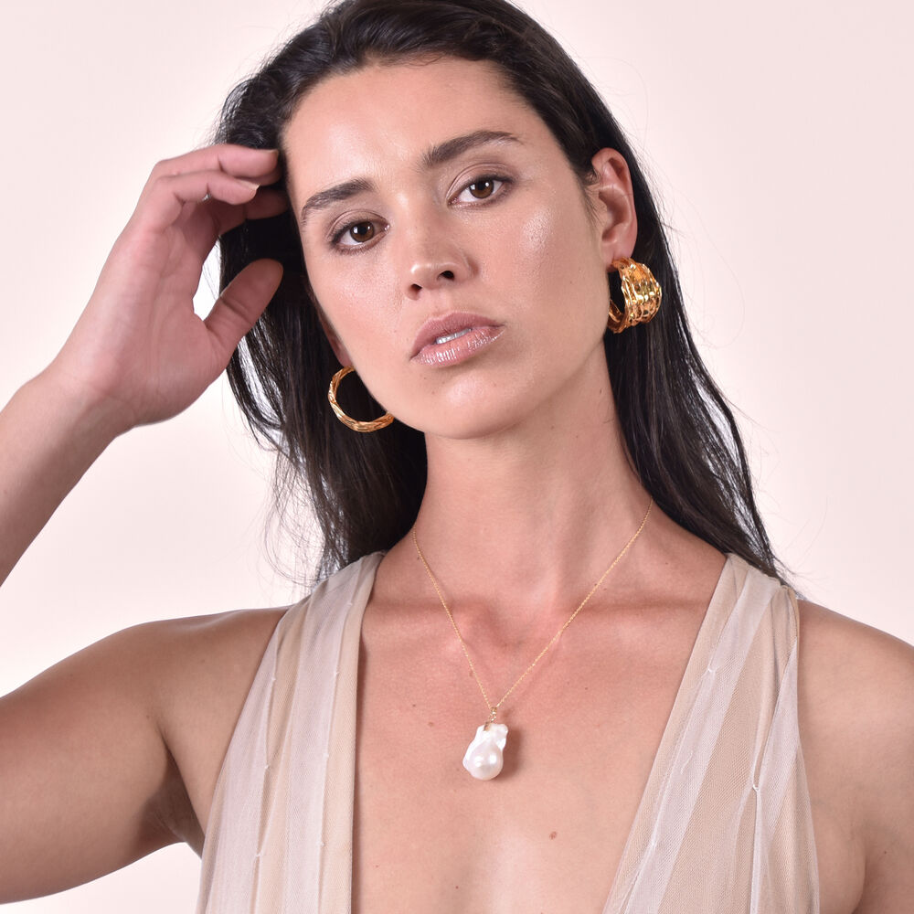 Culturesse Raphaella 24K Sculpture Curve Earrings