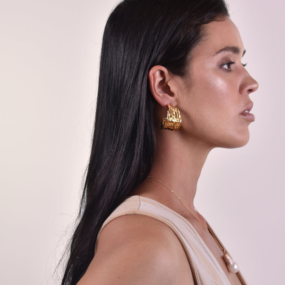 Culturesse Raphaella 24K Sculpture Curve Earrings