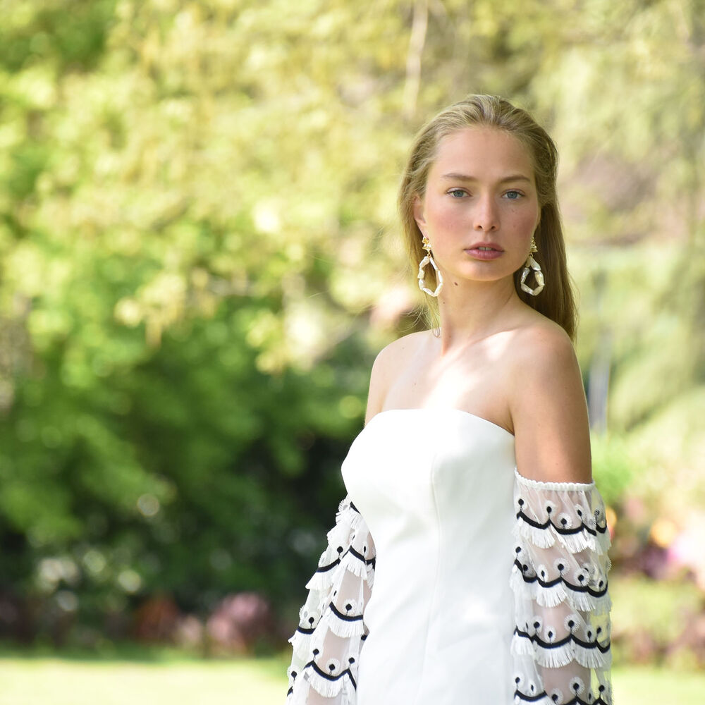 Culturesse Rosalyn Coastal Devine Pearl Hoop Earrings
