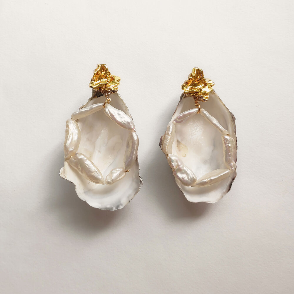 Culturesse Rosalyn Coastal Devine Pearl Hoop Earrings