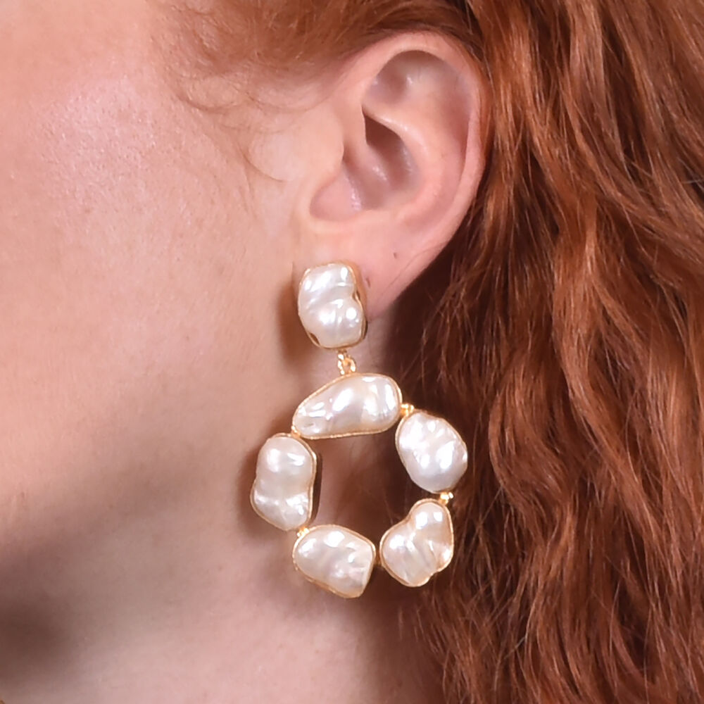Culturesse Laurent 22K Luxury Baroque Pearl Hoop Earrings