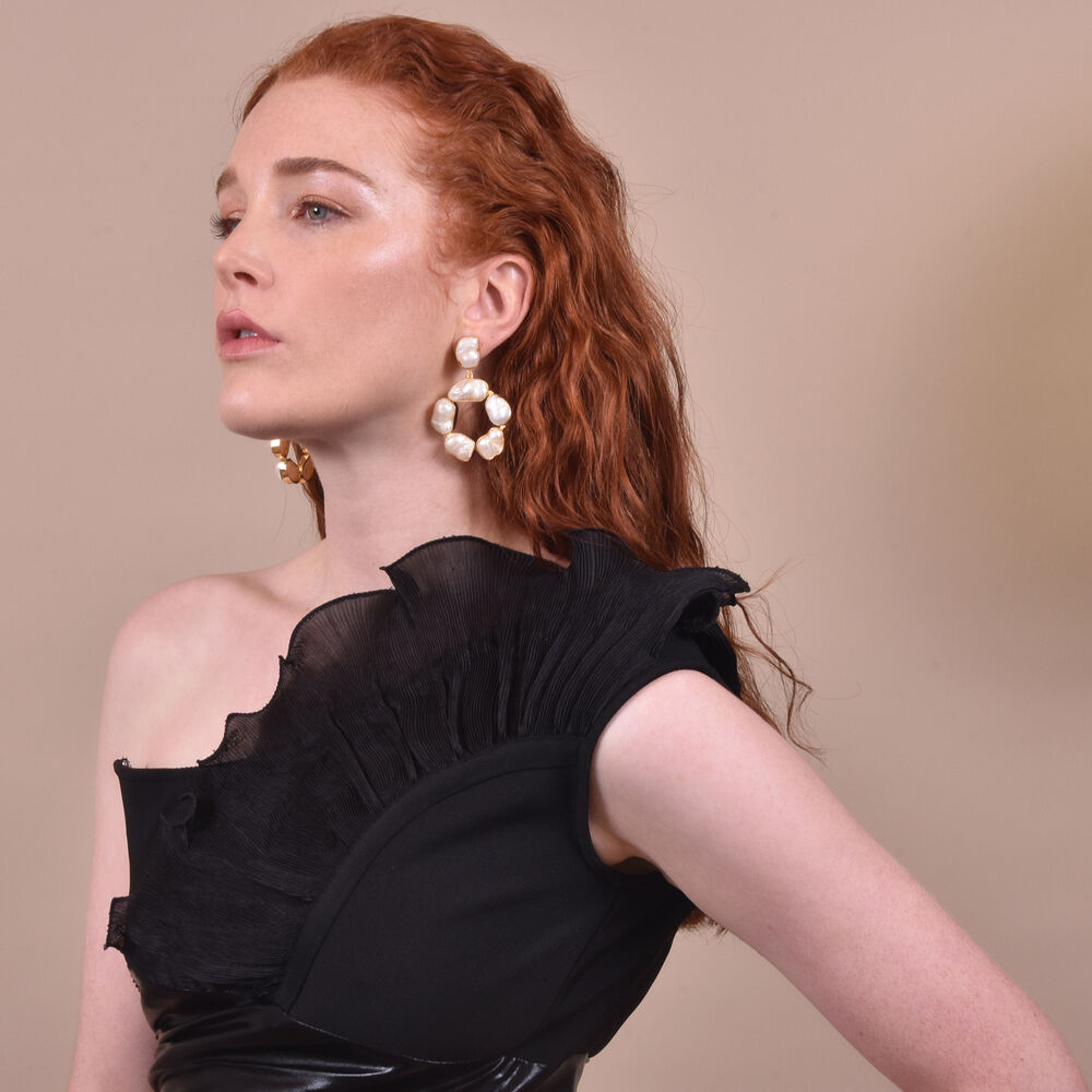 Culturesse Laurent 22K Luxury Baroque Pearl Hoop Earrings