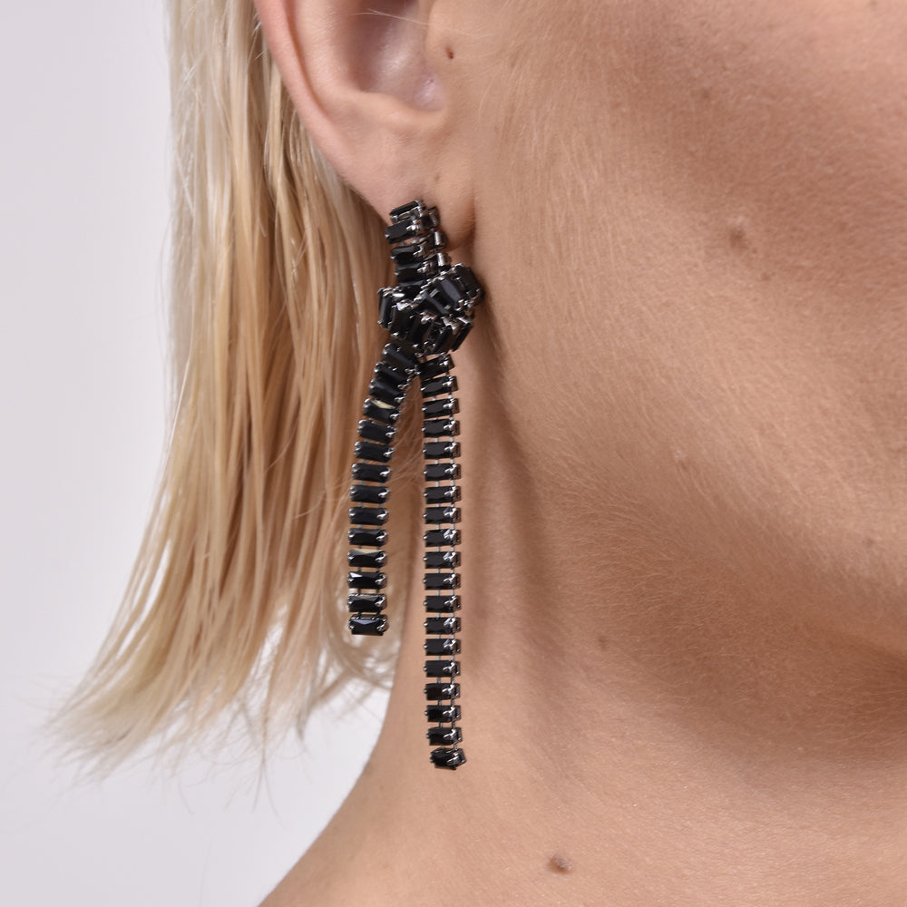 Culturesse Laila Noir Knot Earrings