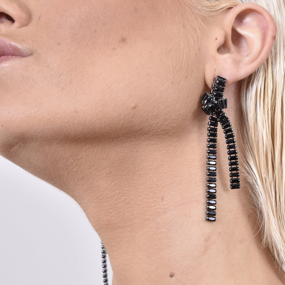 Culturesse Laila Noir Knot Earrings