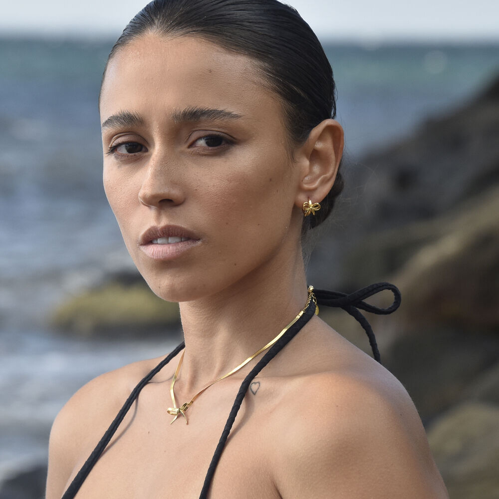 Culturesse Liana Bow Tie Hoop Earrings (Gold)