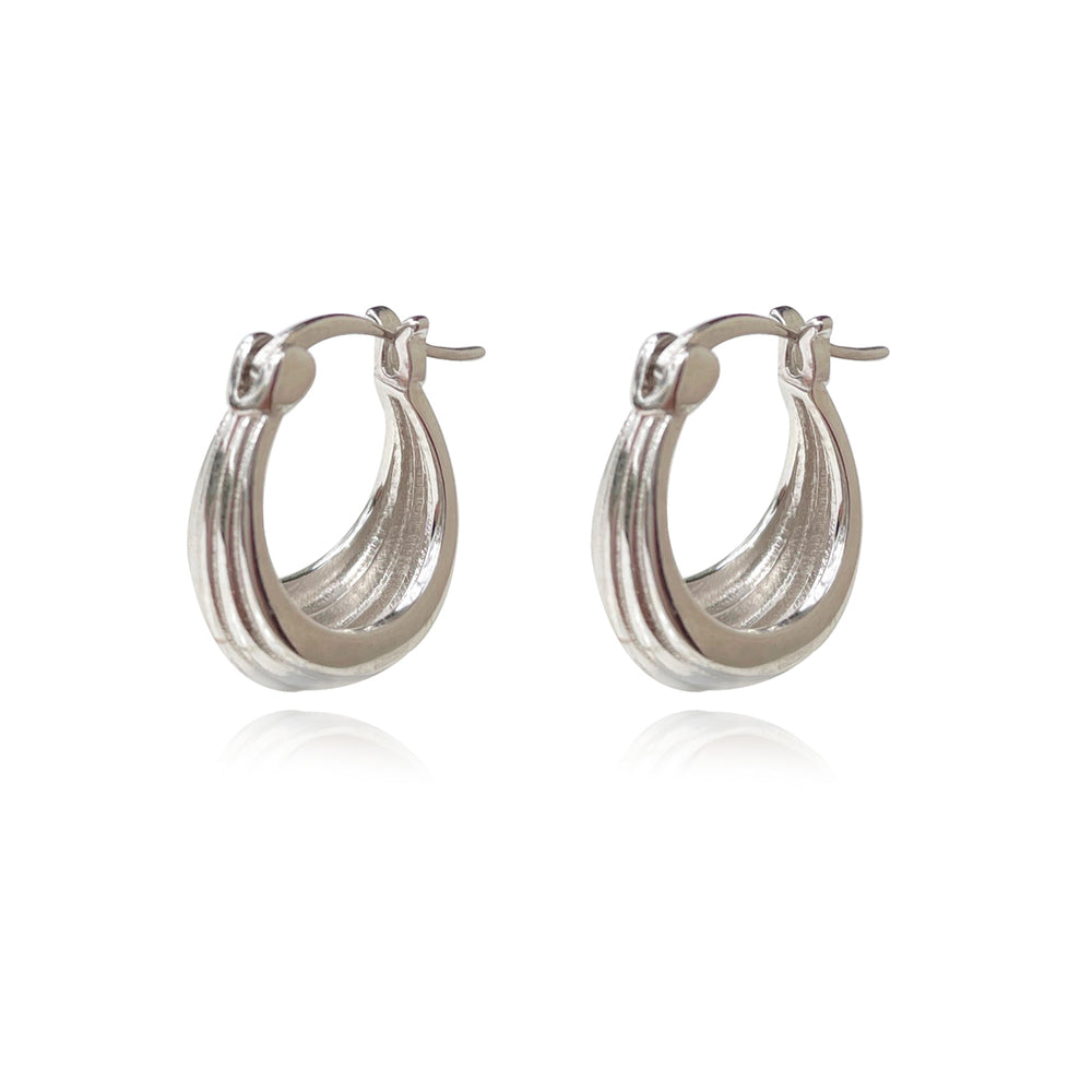 Culturesse Jolie Deco Bowl Huggie Earrings (Silver)