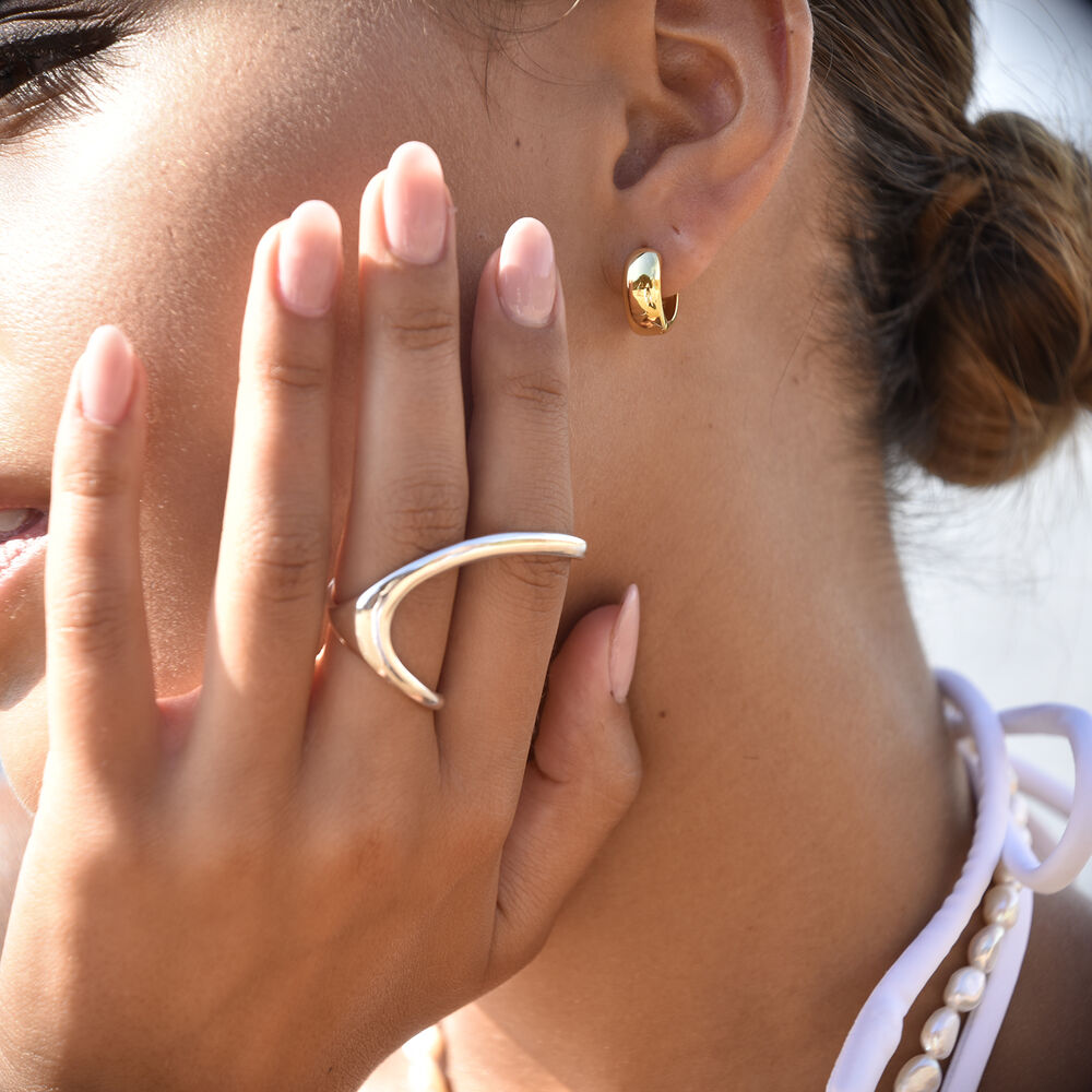 Culturesse Sunday Chunky Gold Hoop Earrings (18K Gold Vermeil)