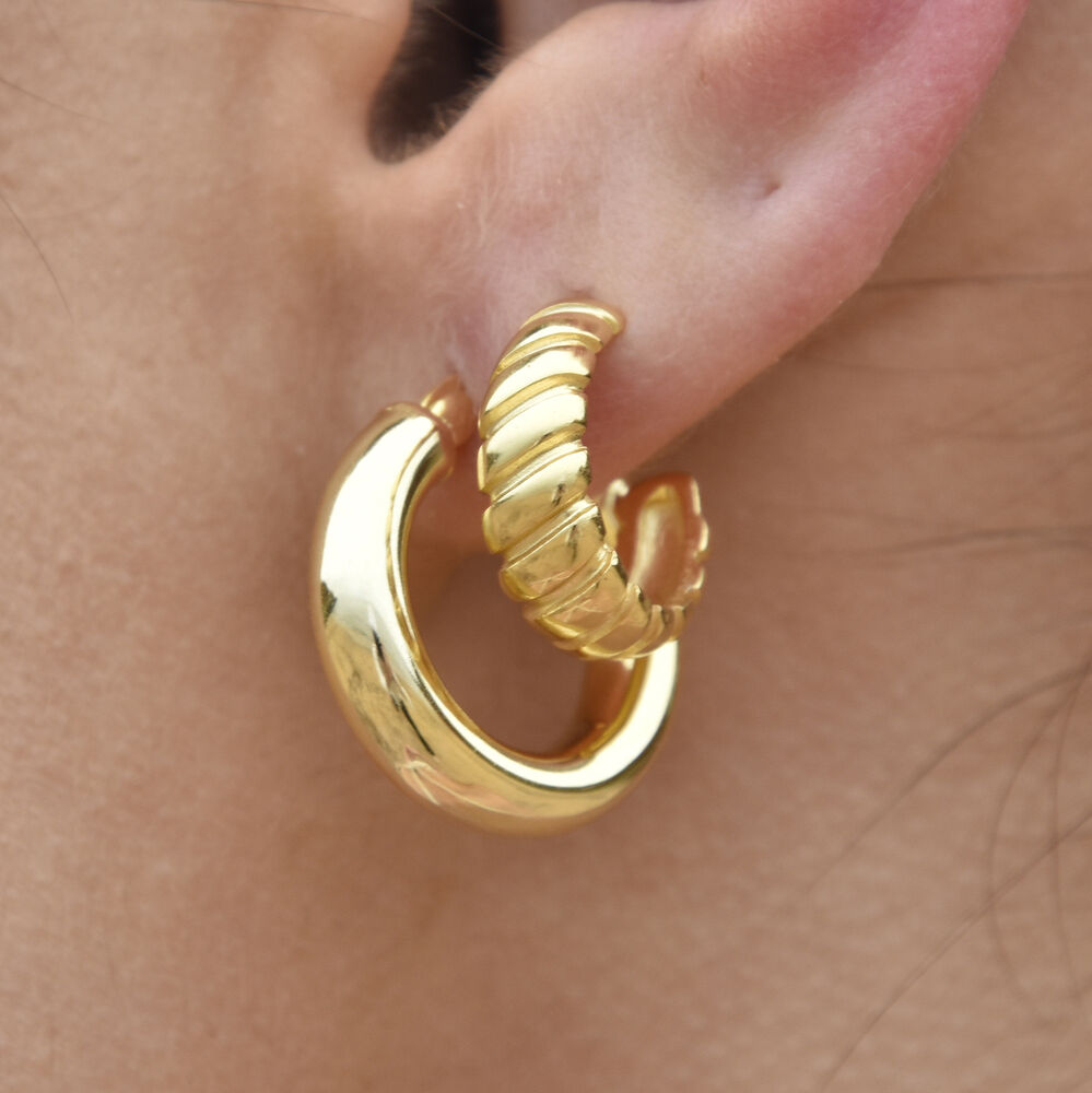 Culturesse Chante Croissant C Hoop Earrings (Gold Vermeil)