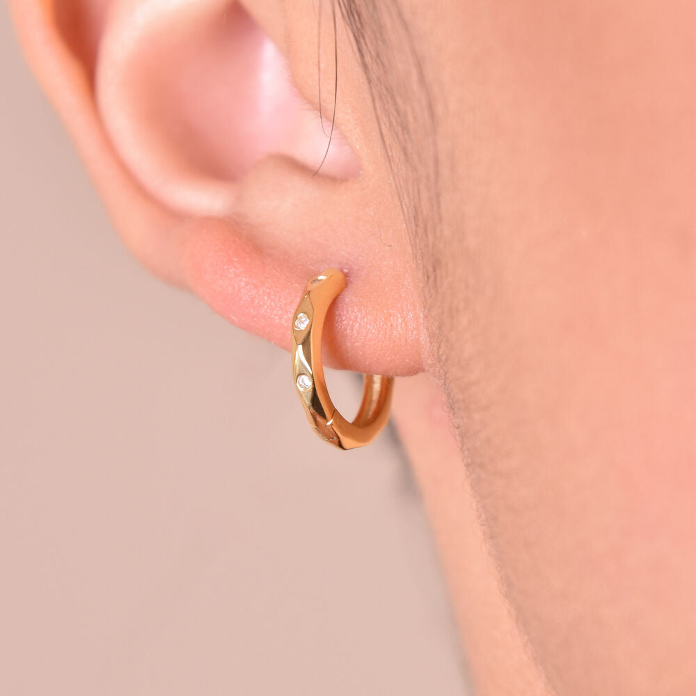 Culturesse Ace Minimalist Dainty Hoop Earrings - Gold