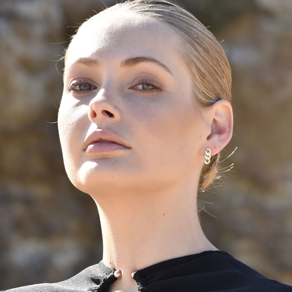 Culturesse Lucie Modern Muse Dainty Chain Earrings