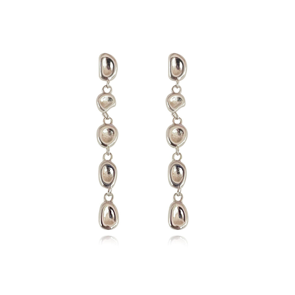 Culturesse Aka Dainty Sculptural Pebble Drop Earrings (Silver)