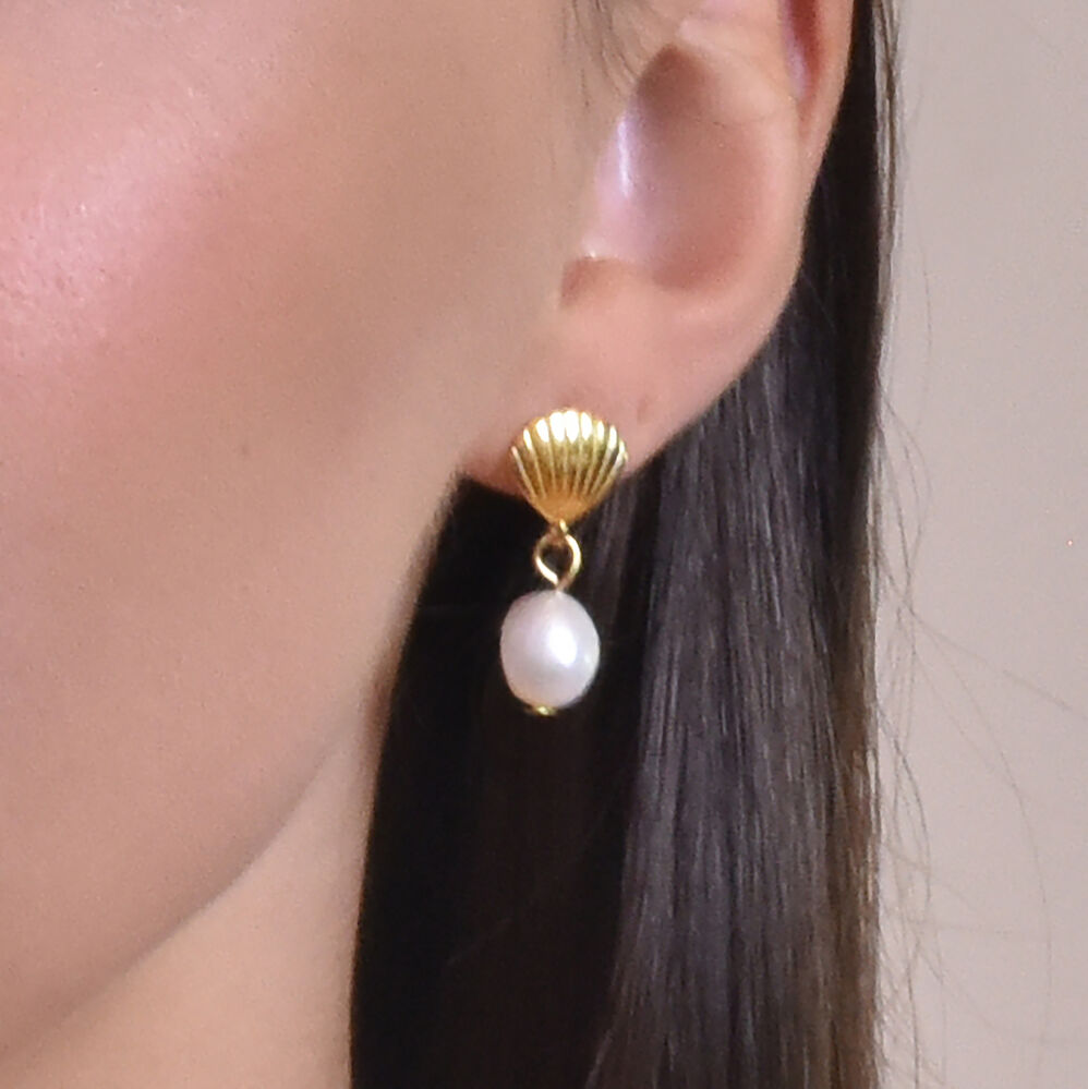 Culturesse Ada Dainty Pearl Drop Earrings