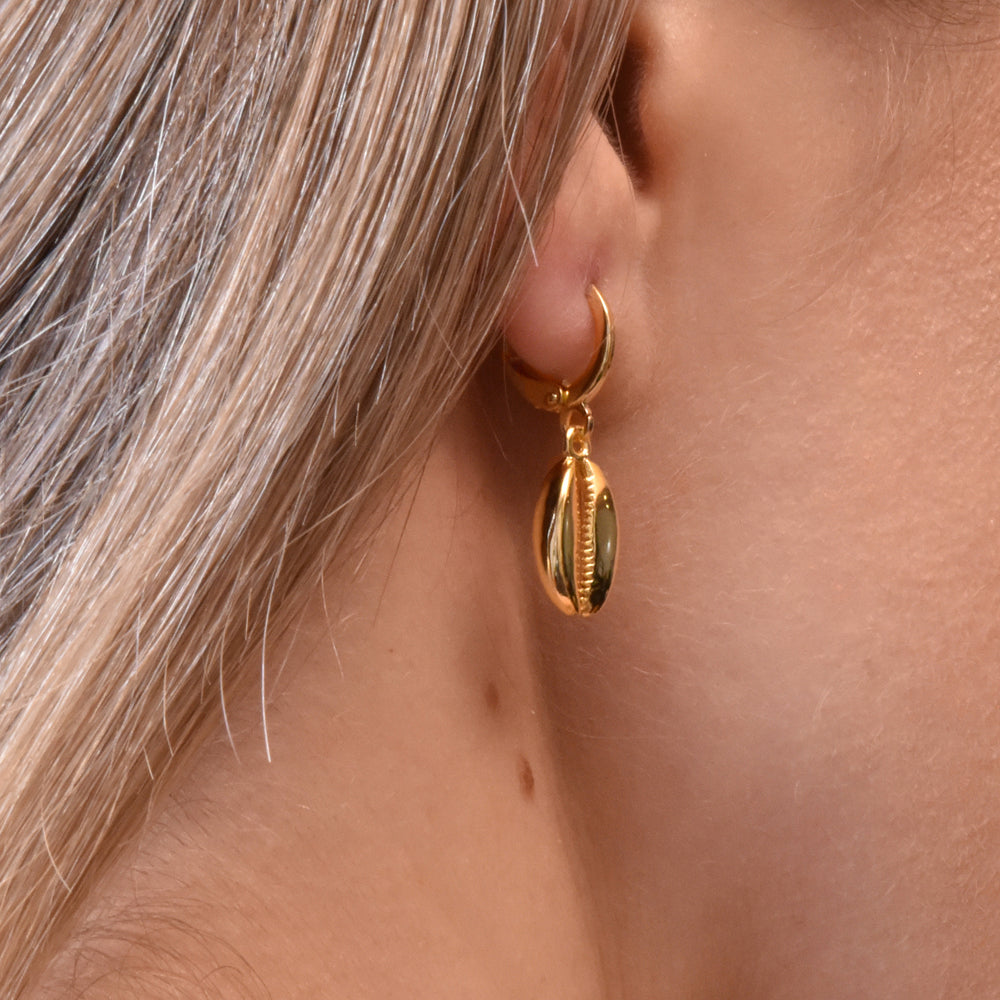 Culturesse Naomi Gold Shell Earrings