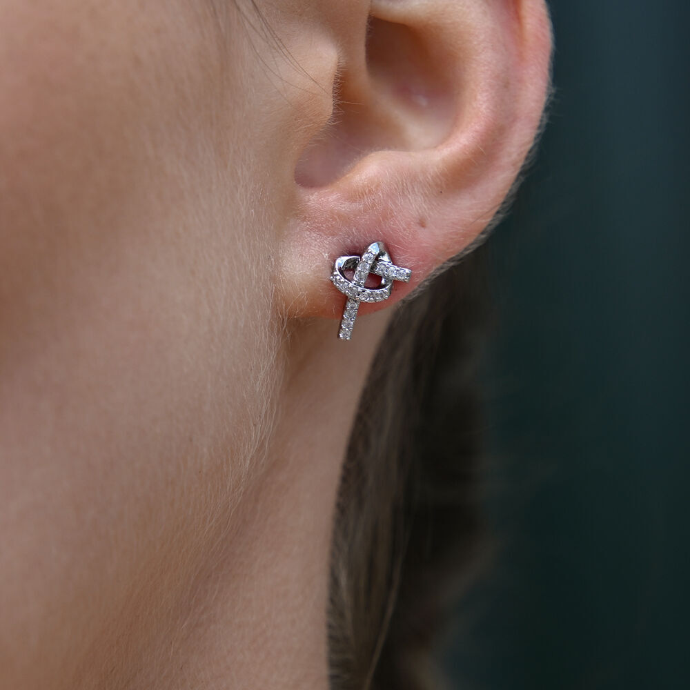 Culturesse Amoris Diamante Knot Stud Earrings (Silver)