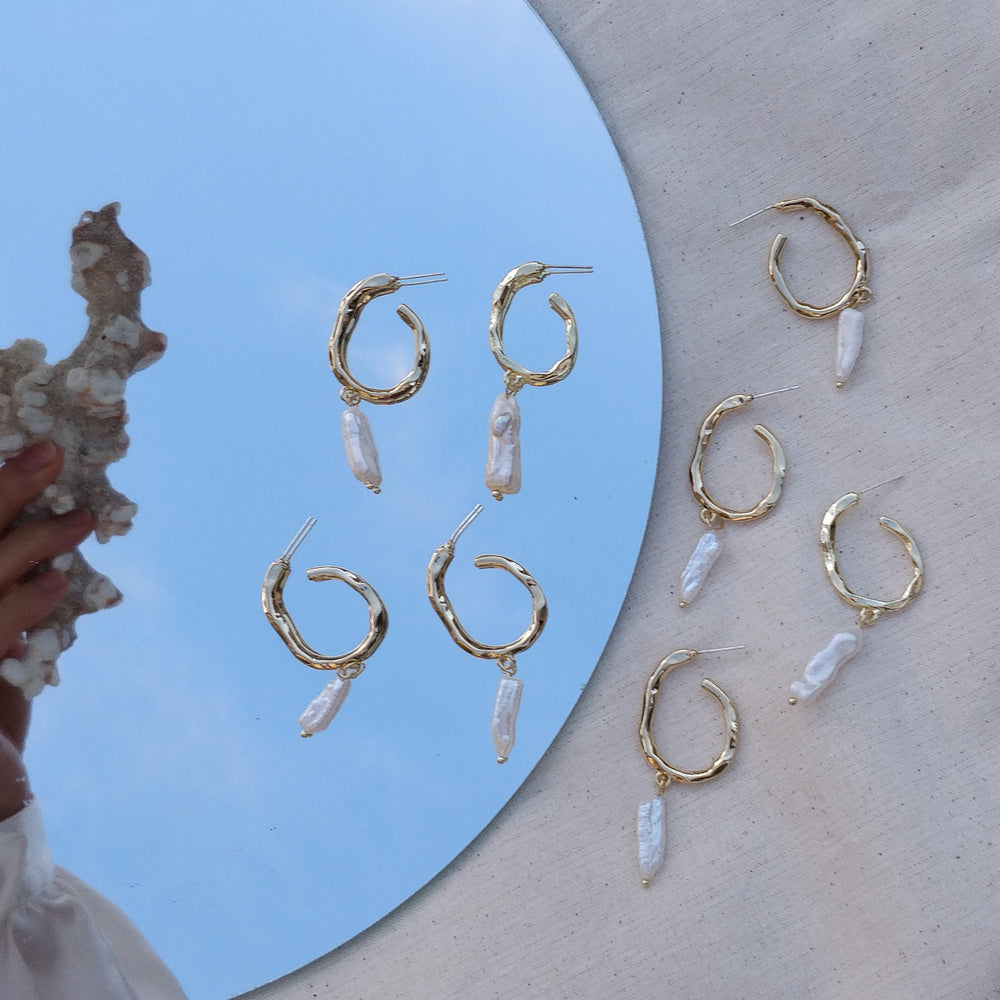 Culturesse Alatea  Freshwater Pearl Hoop Earrings