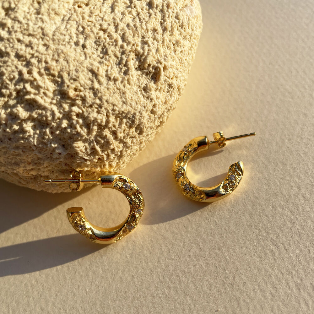 Culturesse Briar Sculptural Sparkle Hoop Earrings (Gold Vermeil)