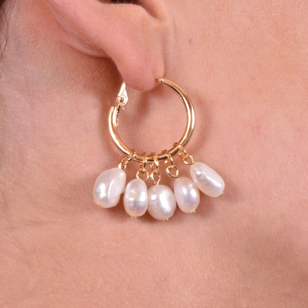 Culturesse Esmee Freshwater Pearl Hoop Earrings