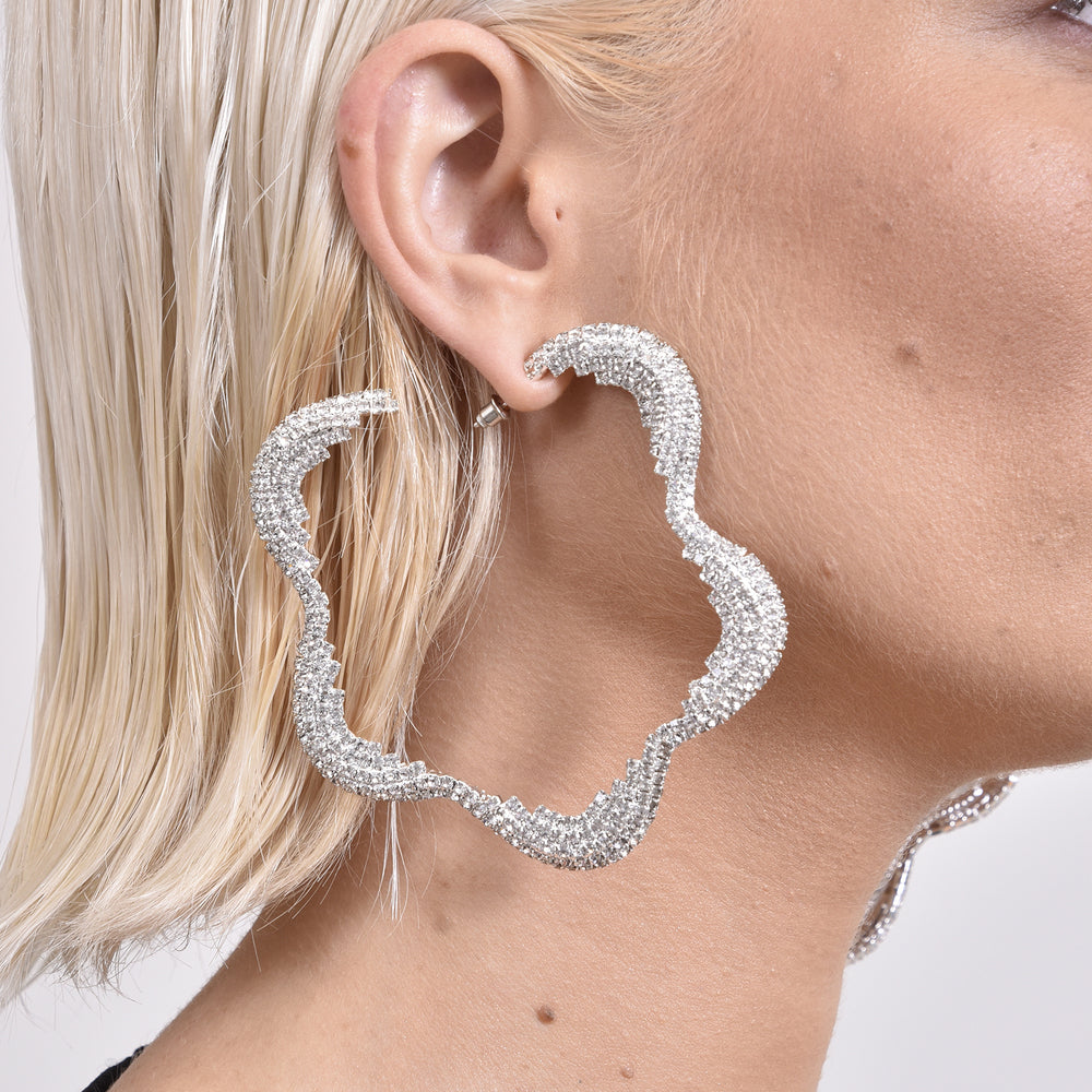 Culturesse Averi Oversized Flower Hoop Earrings