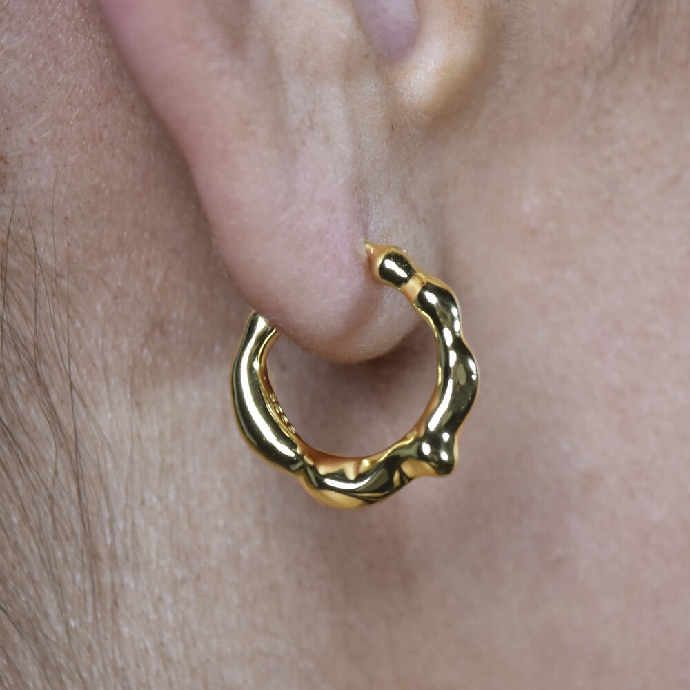 Culturesse Elodie Artsy Fluid Hoop Earrings (Gold Vermeil)