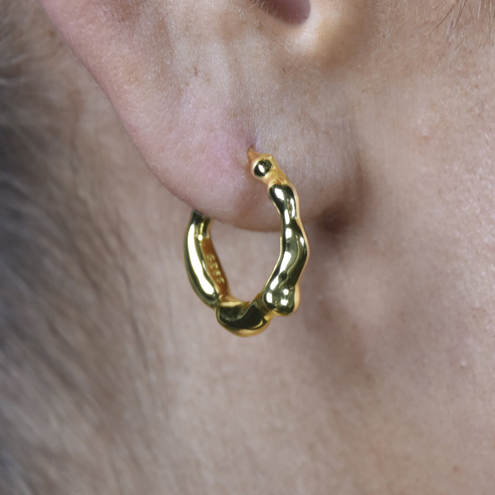 Culturesse Elodie Artsy Fluid Hoop Earrings (Gold Vermeil)