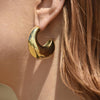 Culturesse Della Curved Bowl Earrings (Gold)