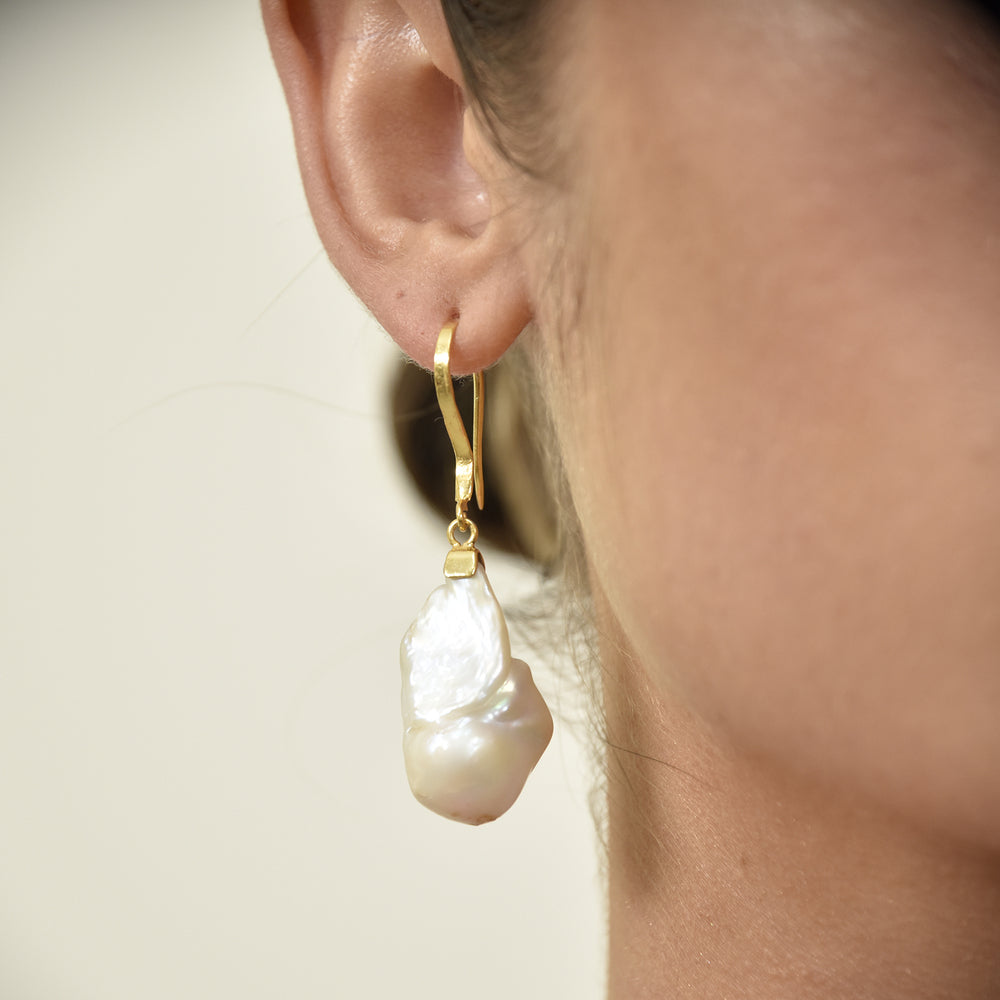 Culturesse Agata 24K Baroque Pearl Drop Earrings