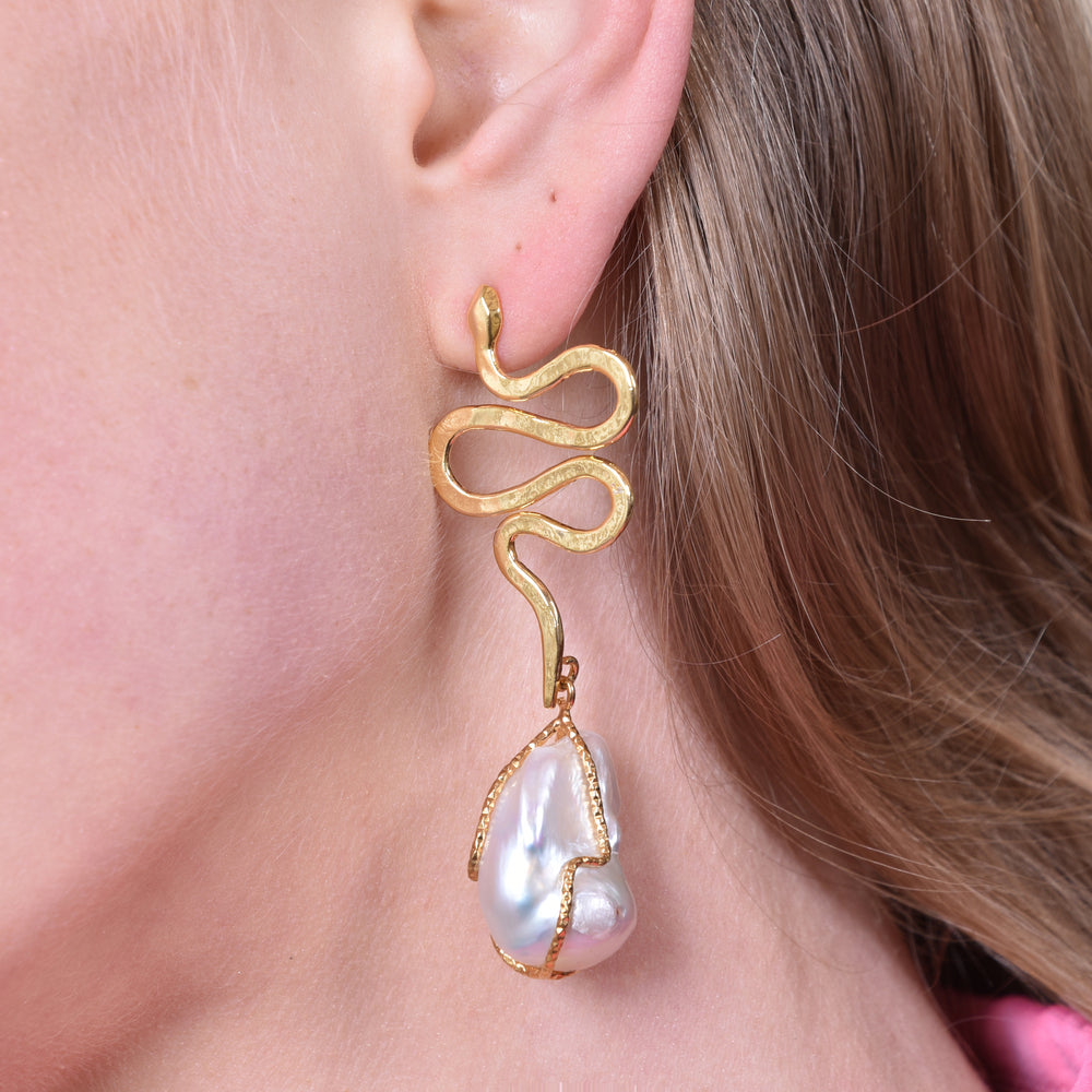 Culturesse L 'amour 24K Luxury Baroque Pearl  Drop Earrings