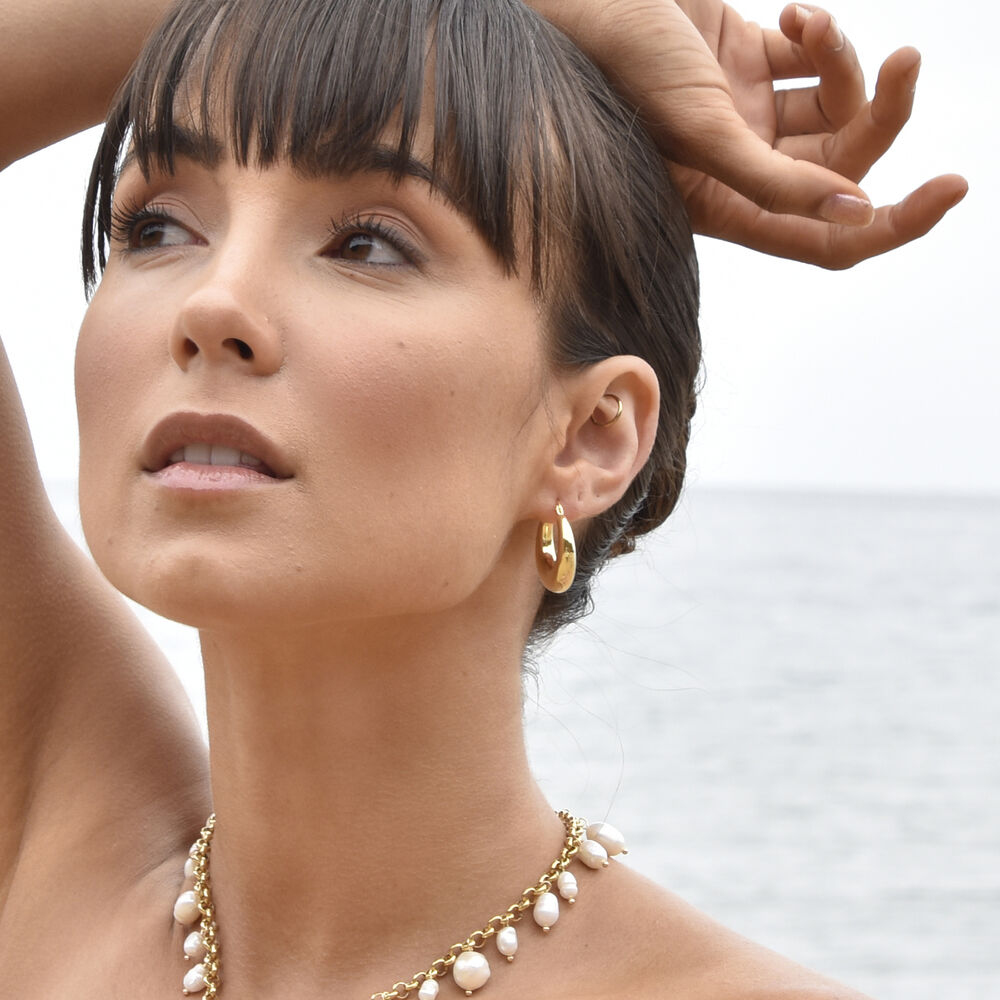 Culturesse Avalynn Classic Hoop Earrings (Gold)